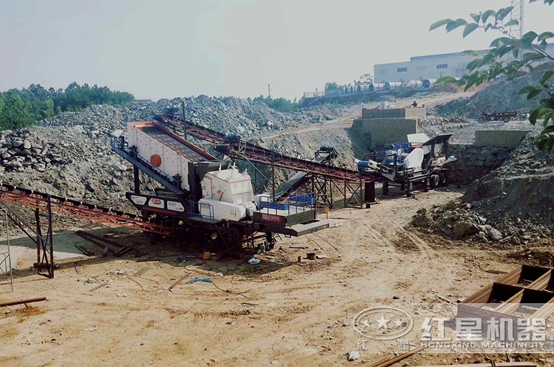 移動(dòng)鄂破和移動(dòng)反擊破作業(yè)現(xiàn)場(chǎng) 移動(dòng)鄂破和移動(dòng)反擊破作業(yè)現(xiàn)場(chǎng)